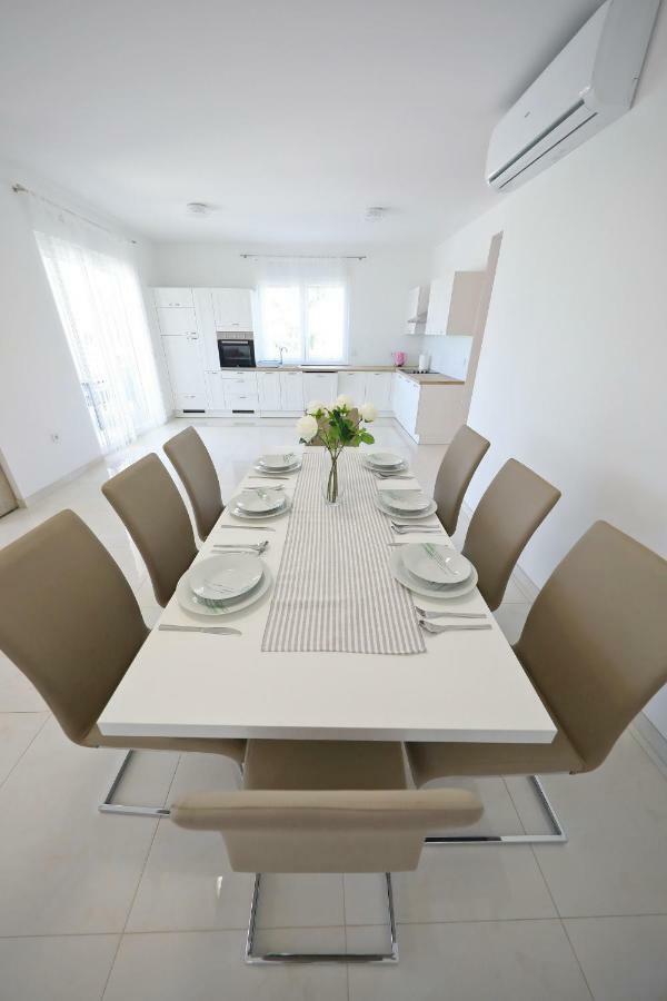 Apartmani Vlado Mitar Sukošan 외부 사진
