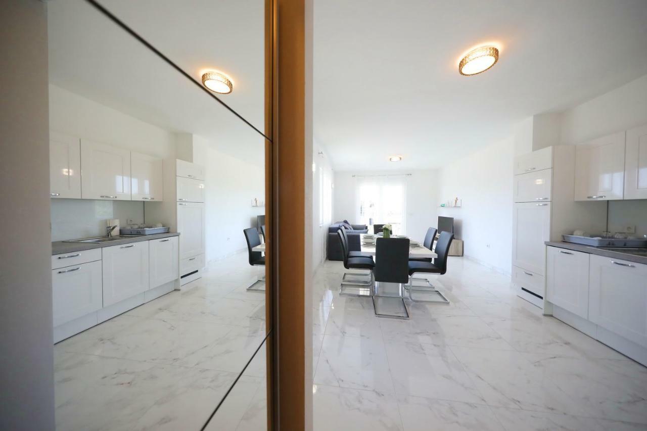 Apartmani Vlado Mitar Sukošan 외부 사진