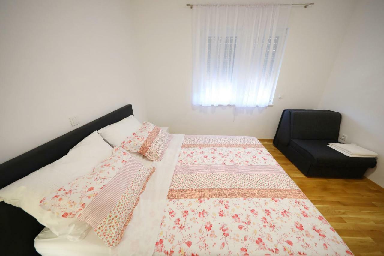 Apartmani Vlado Mitar Sukošan 외부 사진