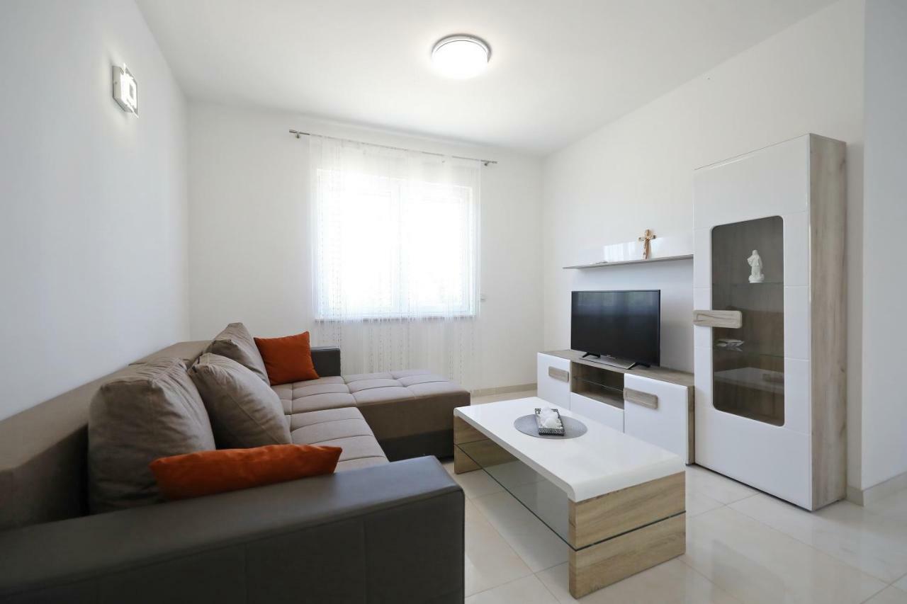 Apartmani Vlado Mitar Sukošan 외부 사진