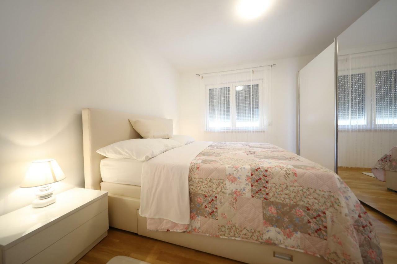 Apartmani Vlado Mitar Sukošan 외부 사진